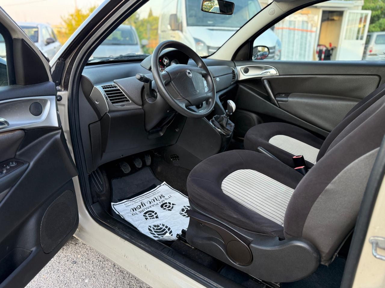 Lancia Ypsilon 1.4 Oro NEOPATENTATI