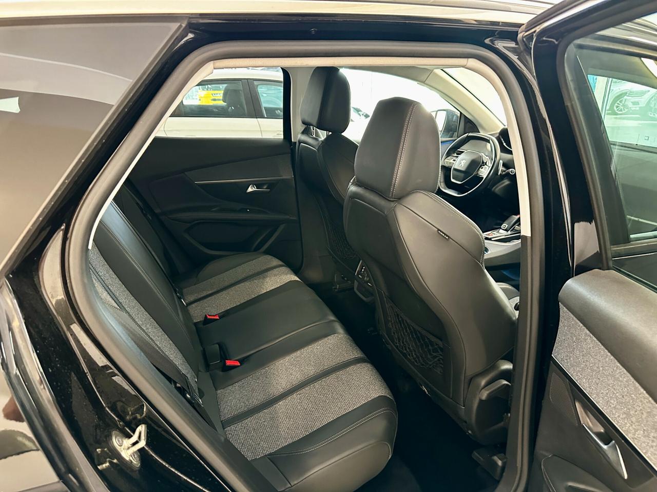 Peugeot 3008 BlueHDi 120 cv Allure
