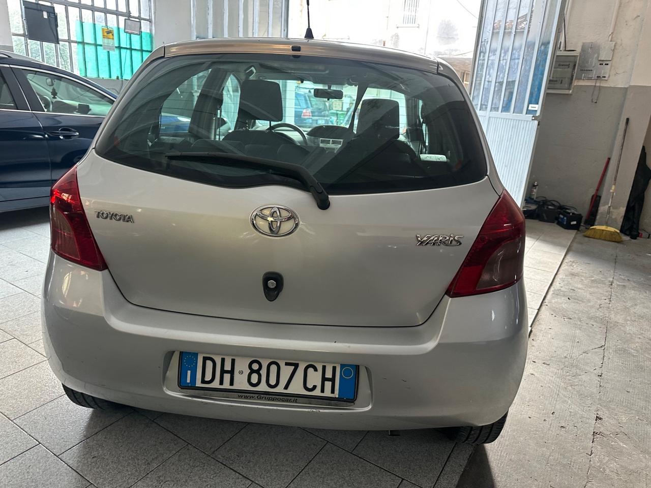 Toyota Yaris 1.0 5 porte Sol