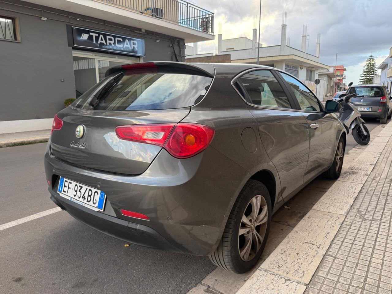 Alfa Romeo Giulietta 1.6 JTDm-2 105 CV Distinctive