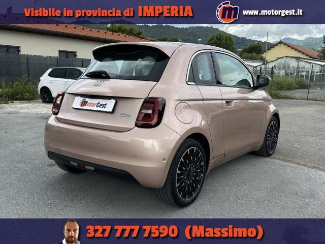 FIAT 500e 3+1 42 kWh La Prima OroRosa