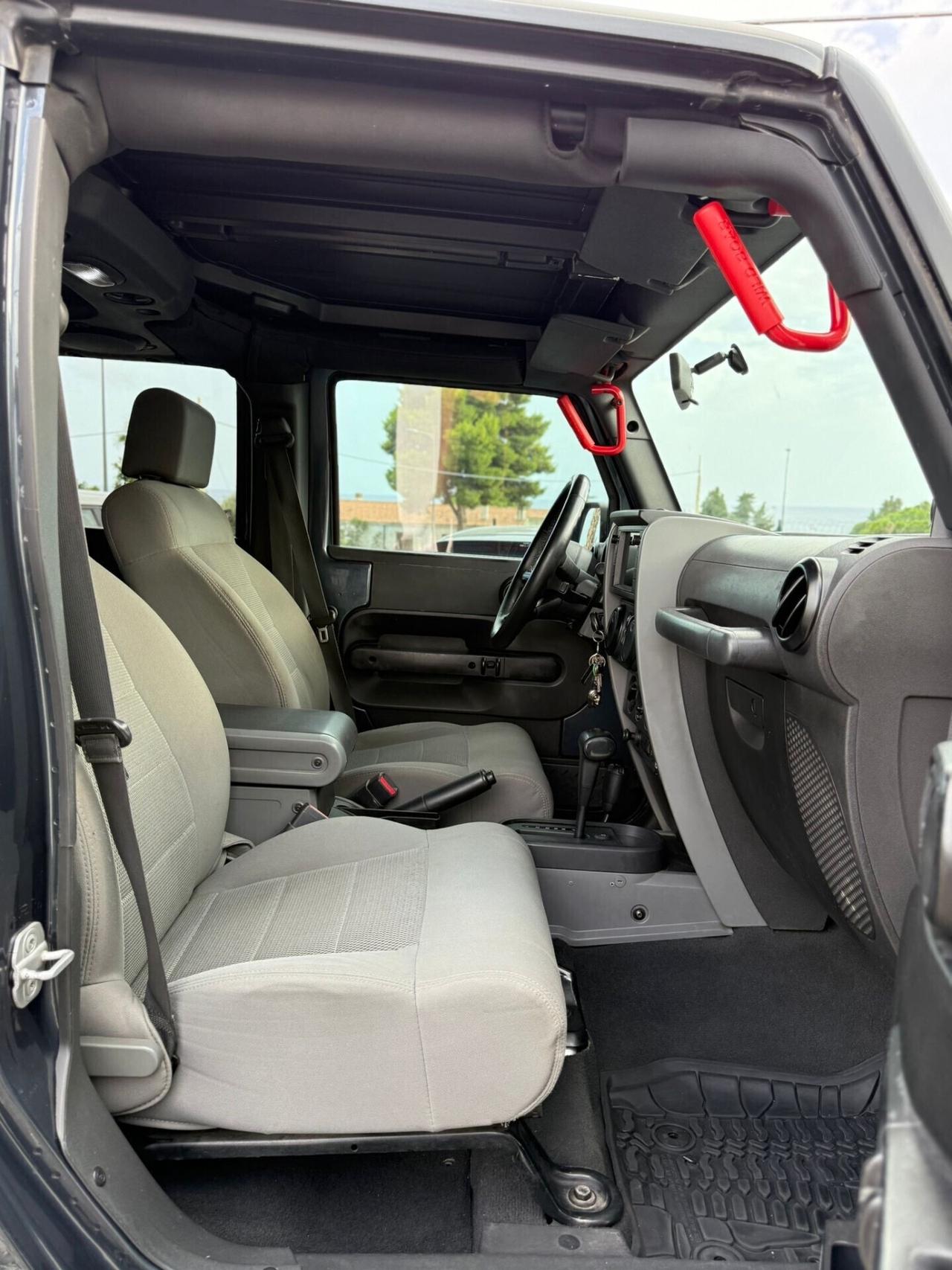 Jeep Wrangler Unlimited 2.8 CRD DPF Sahara Auto