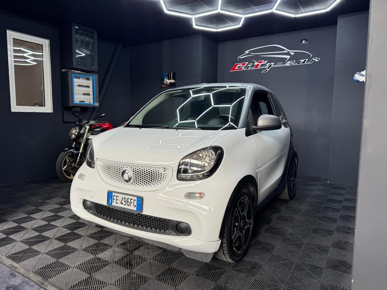 Smart ForTwo 0.9 Turbo 90 CV (2016) – Agile e Scattante!