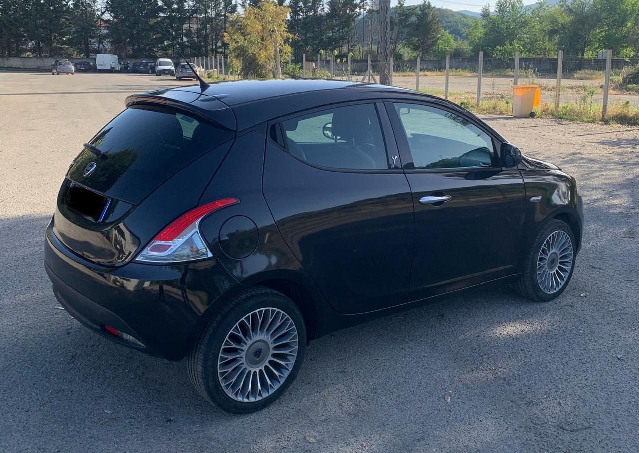 Lancia Ypsilon 1.3 MJT 16V 95 CV 5 porte S&S Gold
