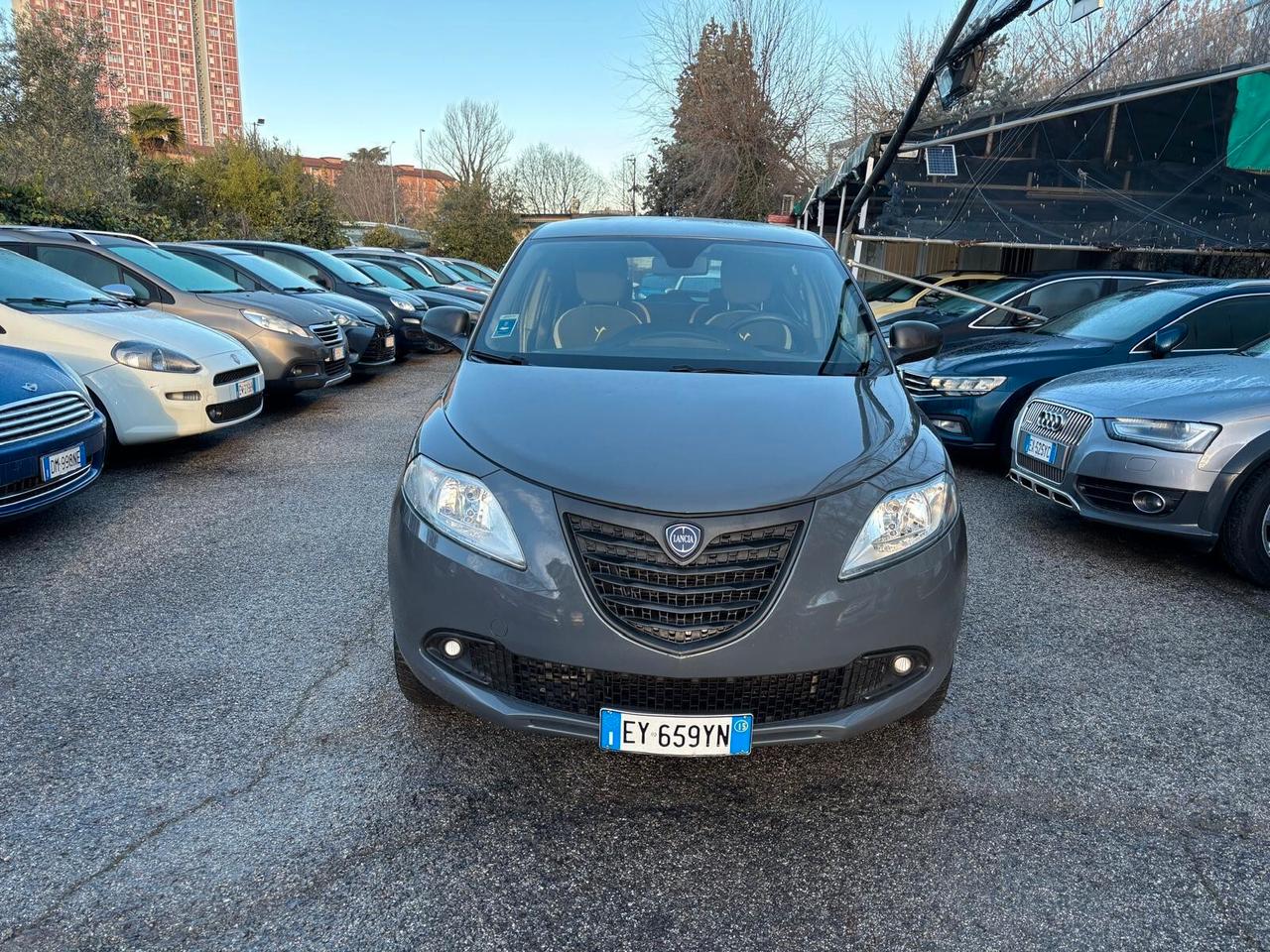 Lancia Ypsilon 0.9 TwinAir 5 porte OK Neopatentati