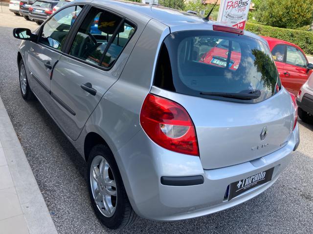 RENAULT Clio 1.4 16V 5 porte Dynamique NEOPATENTATI