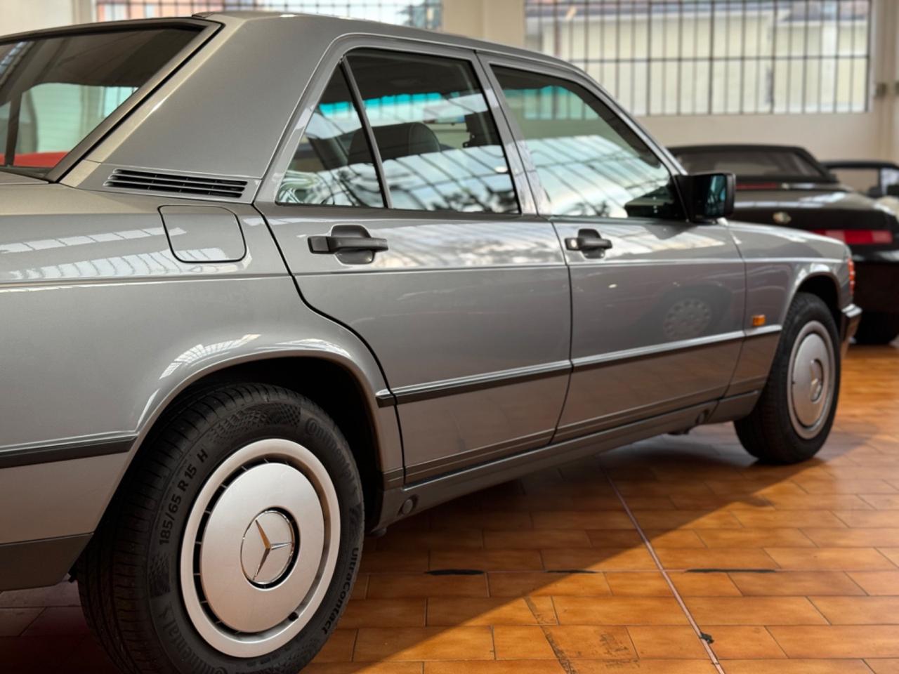 Mercedes-benz 190E 2.0 - ASI - Book Service