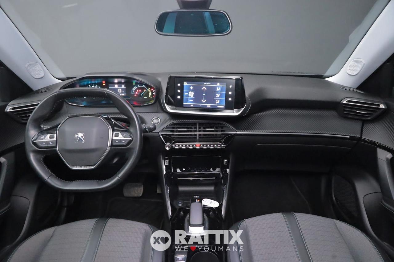 Peugeot e-2008 motore elettrico 100kW Allure