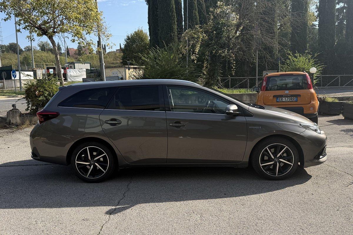 TOYOTA Auris Touring Sports 1.8 Hybrid Style