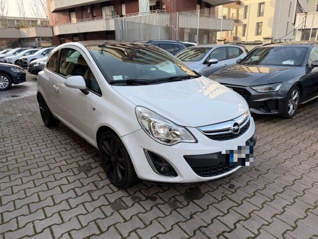 OPEL Corsa 1.2 3 porte b-color