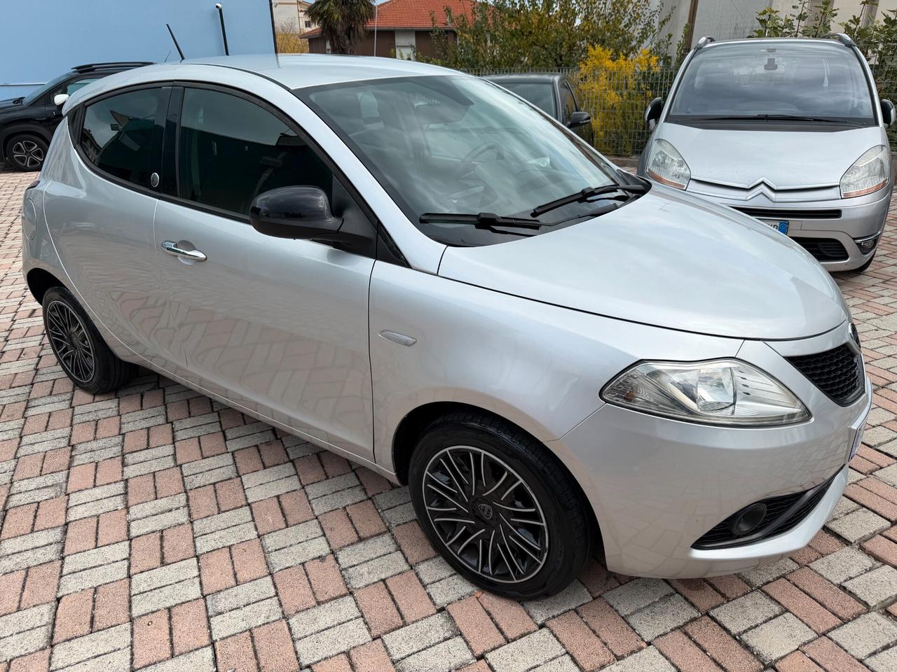 Lancia Ypsilon 1.2 69 CV 5 porte GPL Ecochic Platinum