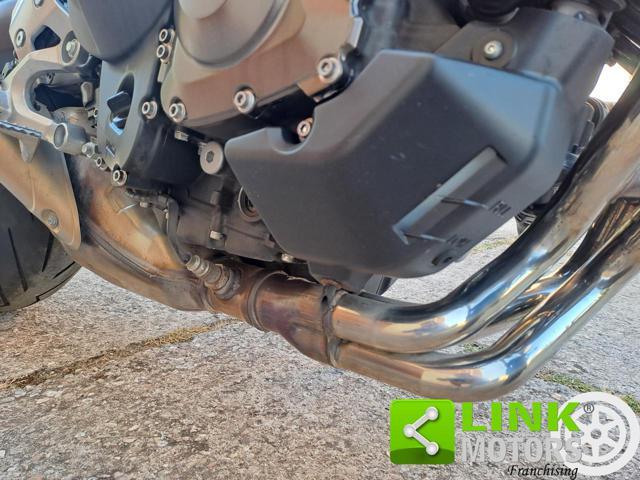 YAMAHA MT-09 .