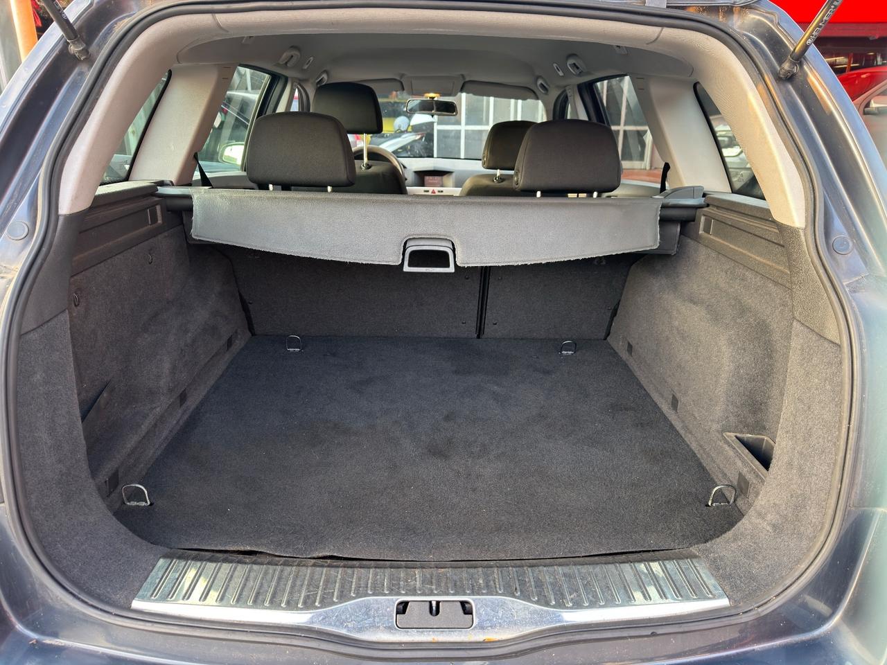 Opel Astra ADATTA A NEOPATENTATI 1.4 16V Twinport Station Wagon Enjoy