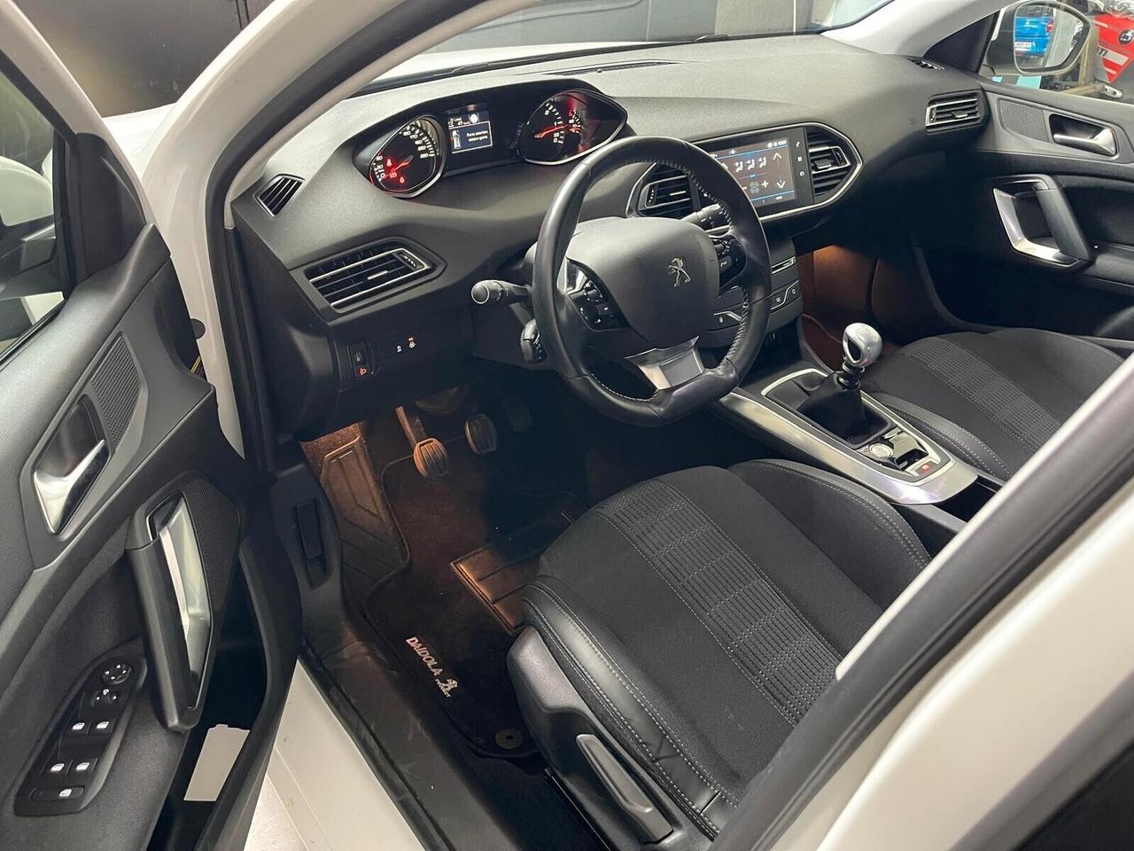 Peugeot 308 BlueHDi 120 S&S Allure
