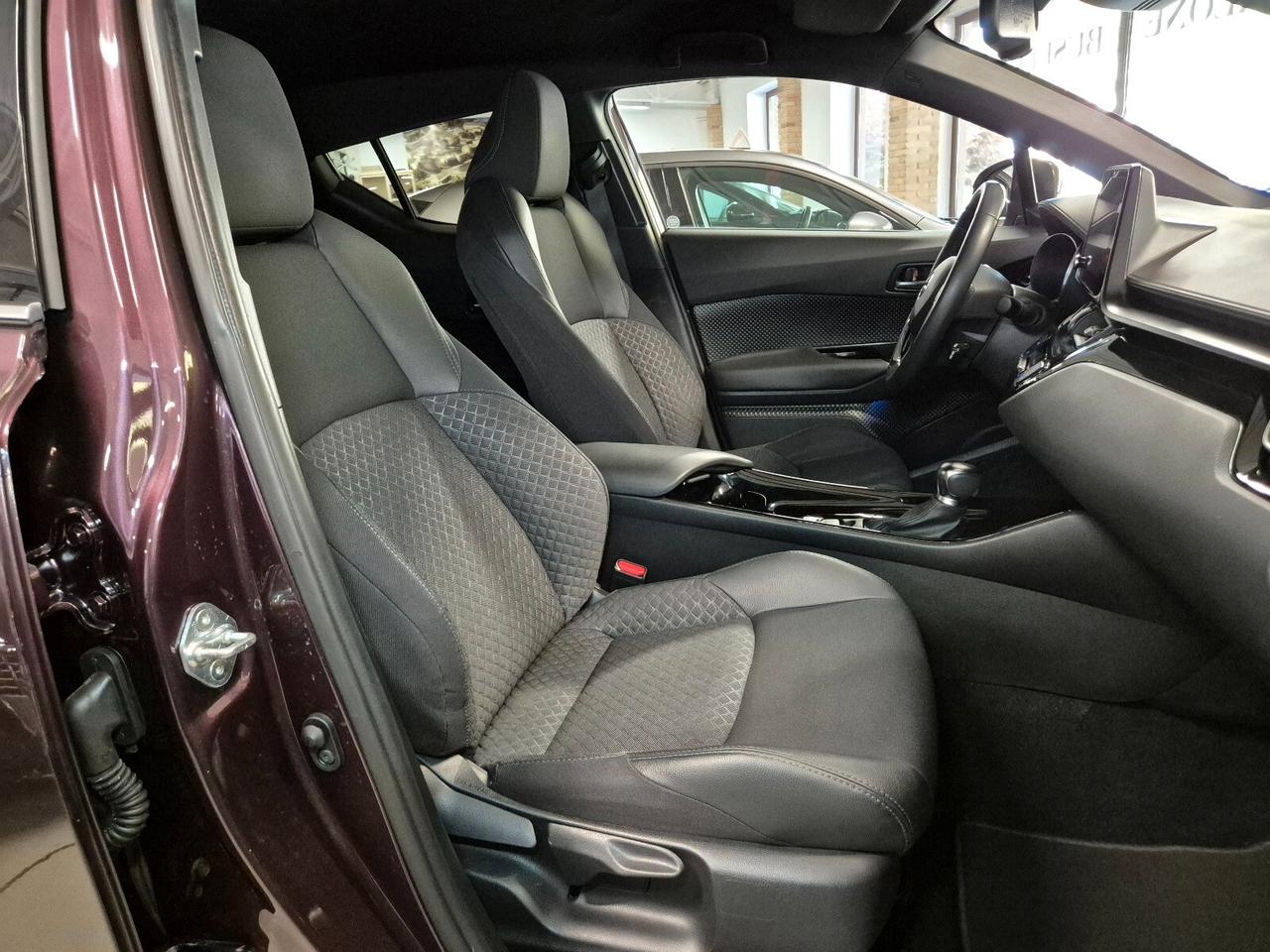 Toyota C-HR 1.8 Hybrid E-CVT Lounge