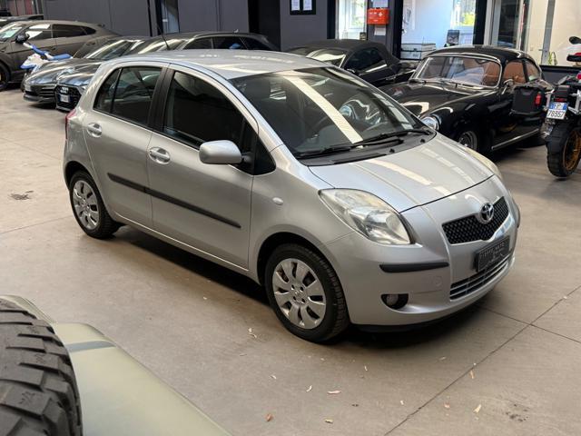 TOYOTA Yaris 1.0 5 porte Sol