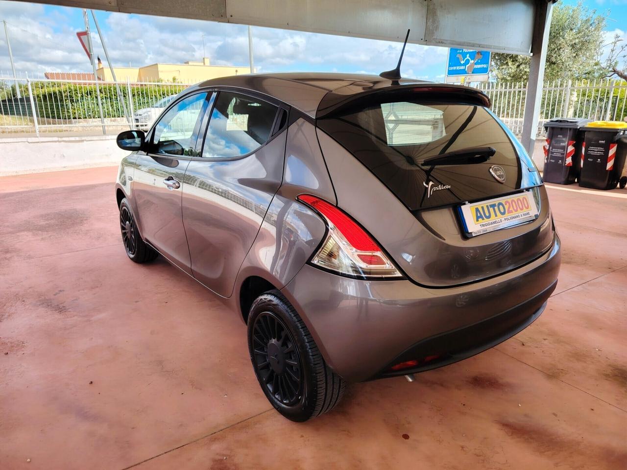 Lancia Ypsilon 1.0 FireFly Hybrid 9.000 km 2023