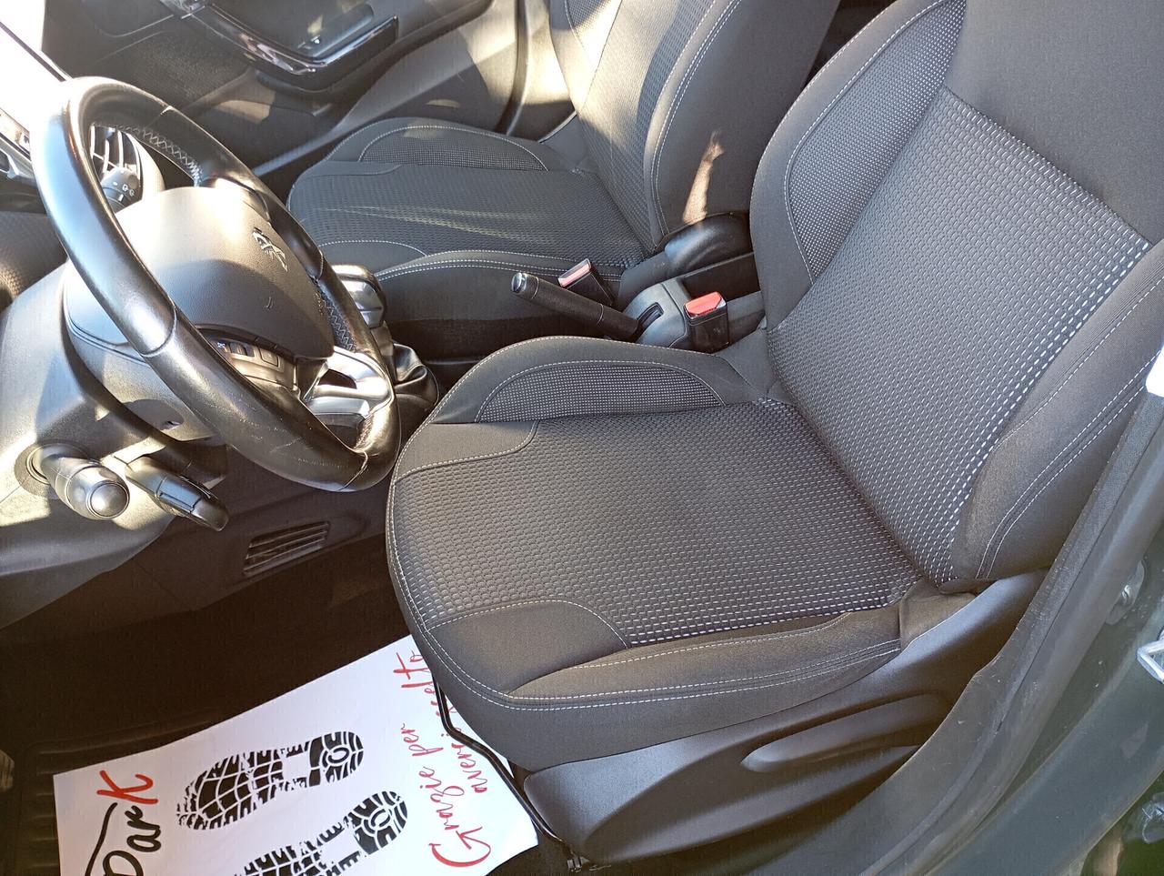 Peugeot 208 5P 1.2 PureTech 82CV Allure