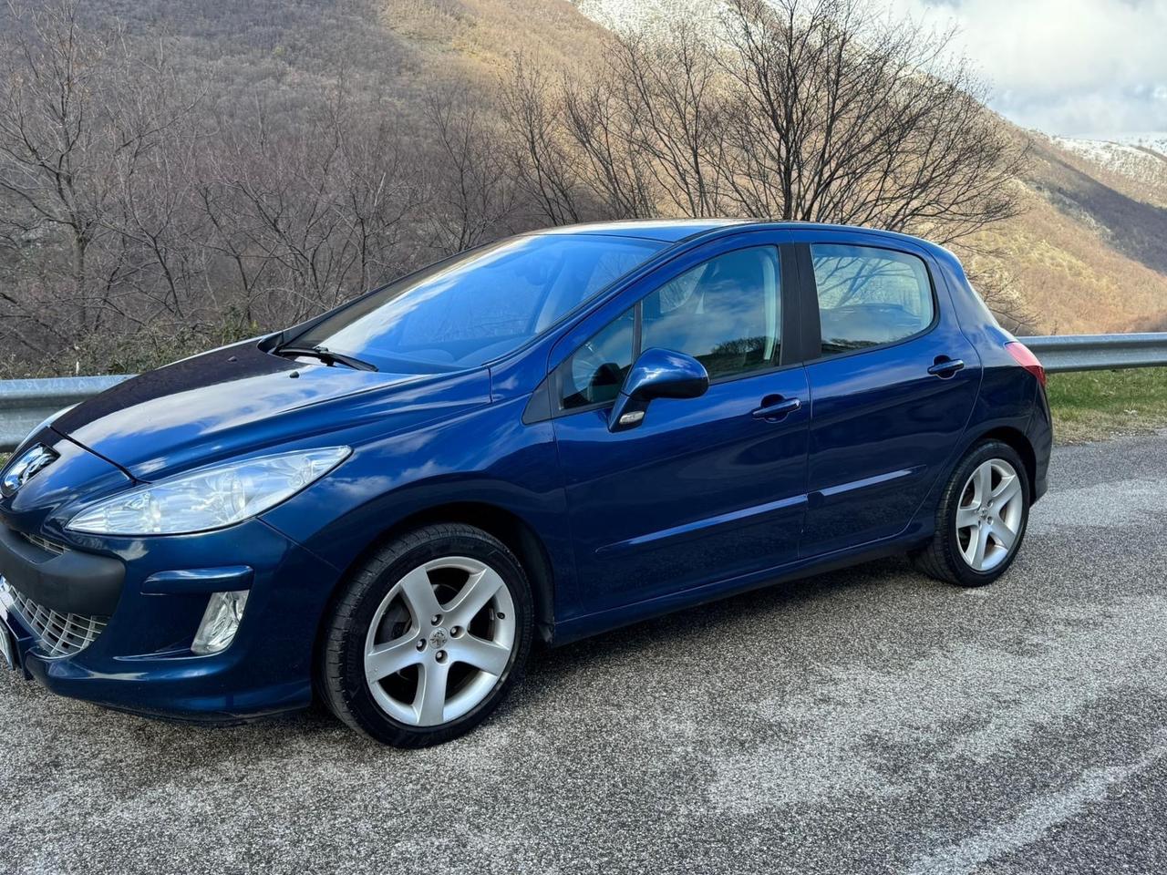 Peugeot 308 1.6 HDi 110CV 5p. Féline (6 Marce)