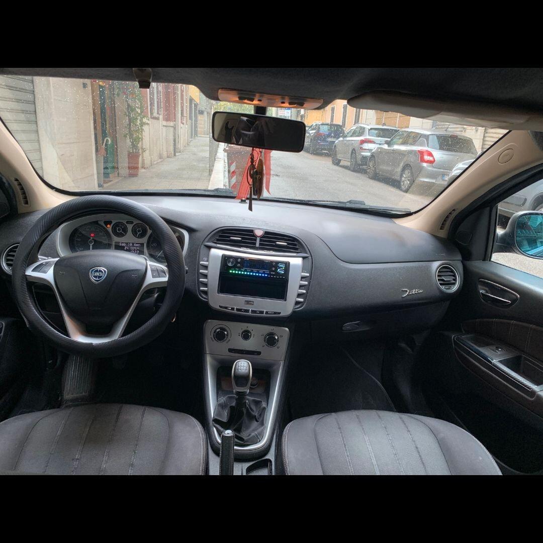 Lancia Delta 1.6 MJT DPF Oro