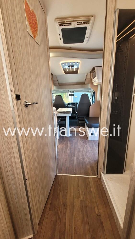 Elnagh T-Loft 532 con letti gemelli e dinette face to