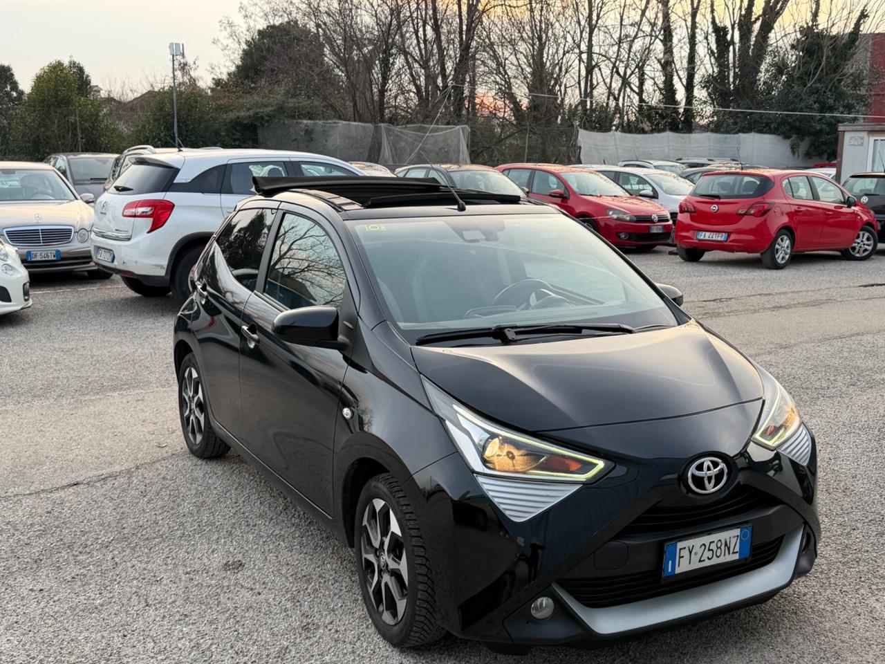 Toyota Aygo Connect 1.0 VVT-i 72 CV 5 porte x-cite
