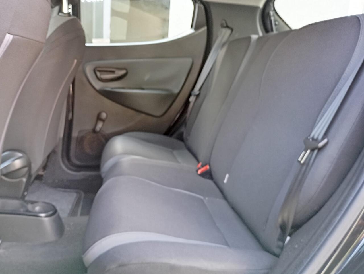 Lancia Ypsilon 1.2 69 CV 5 porte Silver