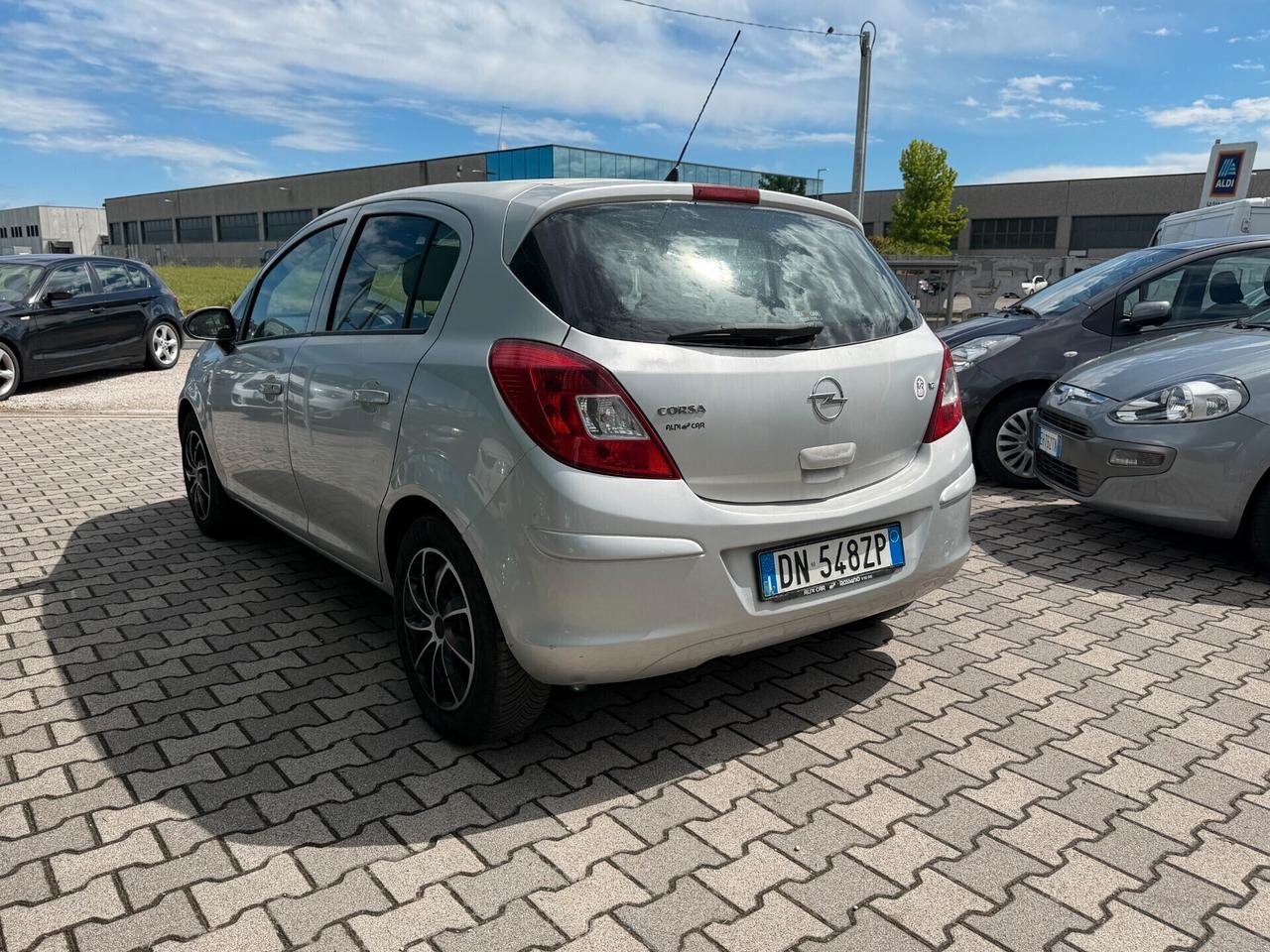 Opel Corsa 1.0 12V 5 porte Club