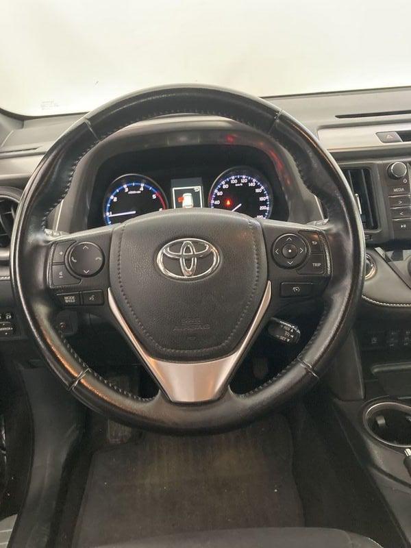 Toyota RAV4 Rav4 2.0 d-4d Lounge 2wd mt my17