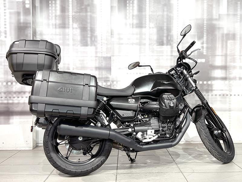 Moto Guzzi V7 Stone