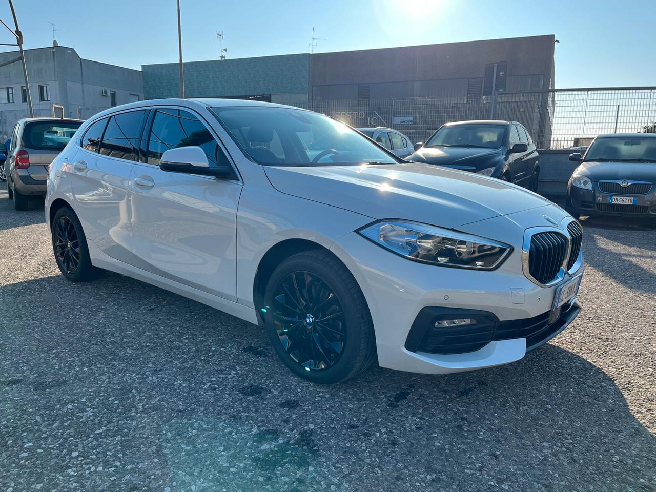 Bmw 116 116d 5p. Business Advantage