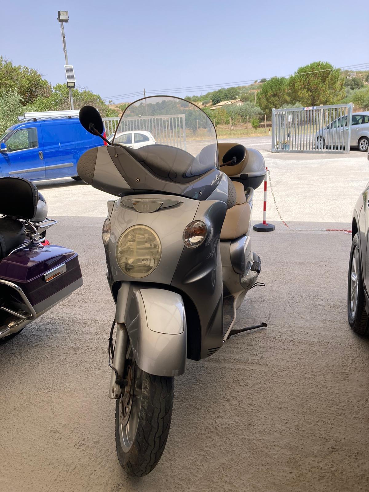 Aprilia Scarabeo 500