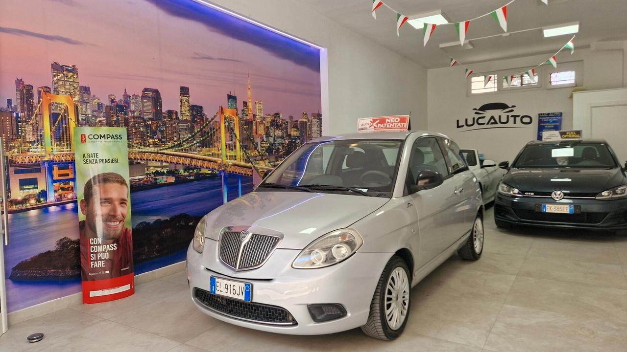 Lancia Ypsilon 1.2 69 CV Unyca