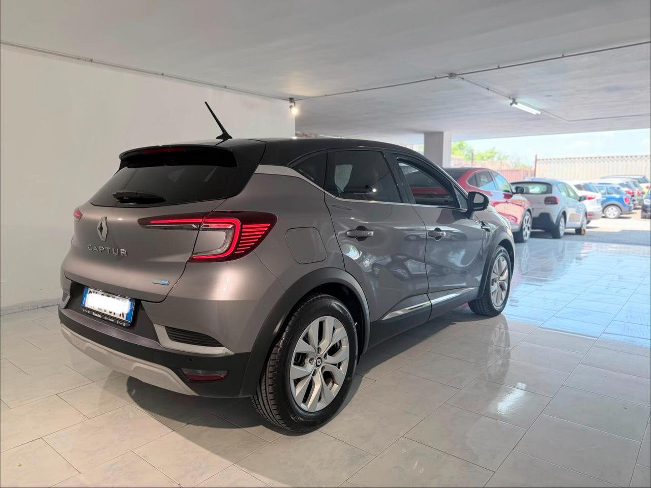 RENAULT CAPTUR FULL HYBRID AUTOMATICA