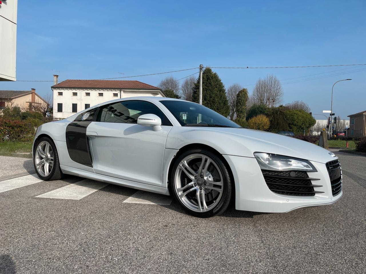 Audi R8 4.2 V8 FSI quattro
