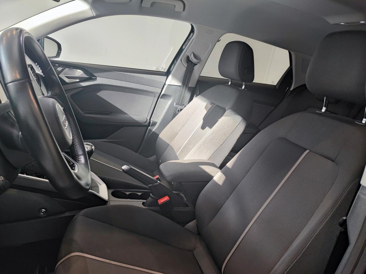 Audi A1 citycarver 30 TFSI Identity Contrast