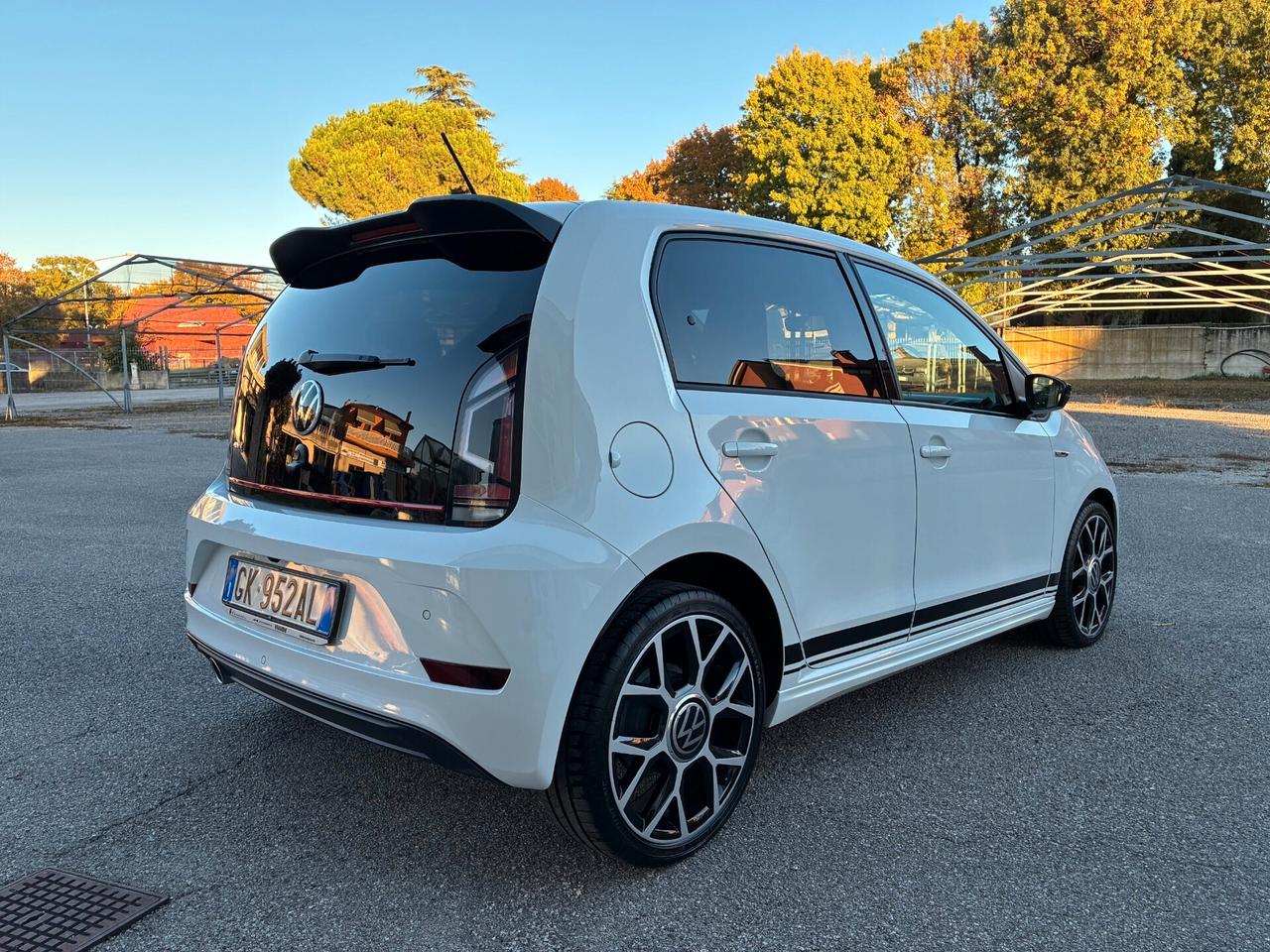 Volkswagen up! 1.0 TSI GTI BlueMotion Technology