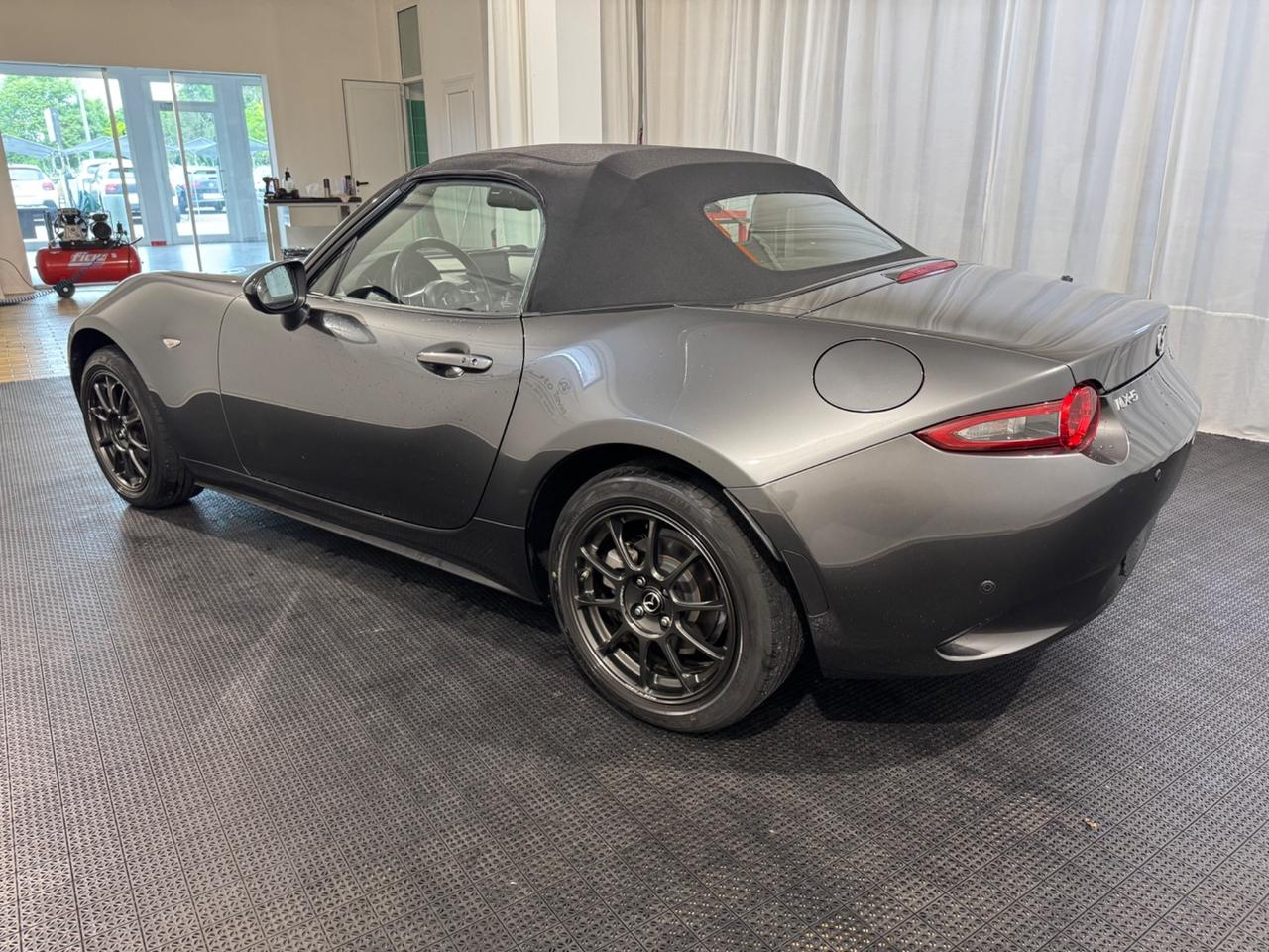 Mazda MX-5 1.5L Skyactiv-G 1 PROPRIETARIO