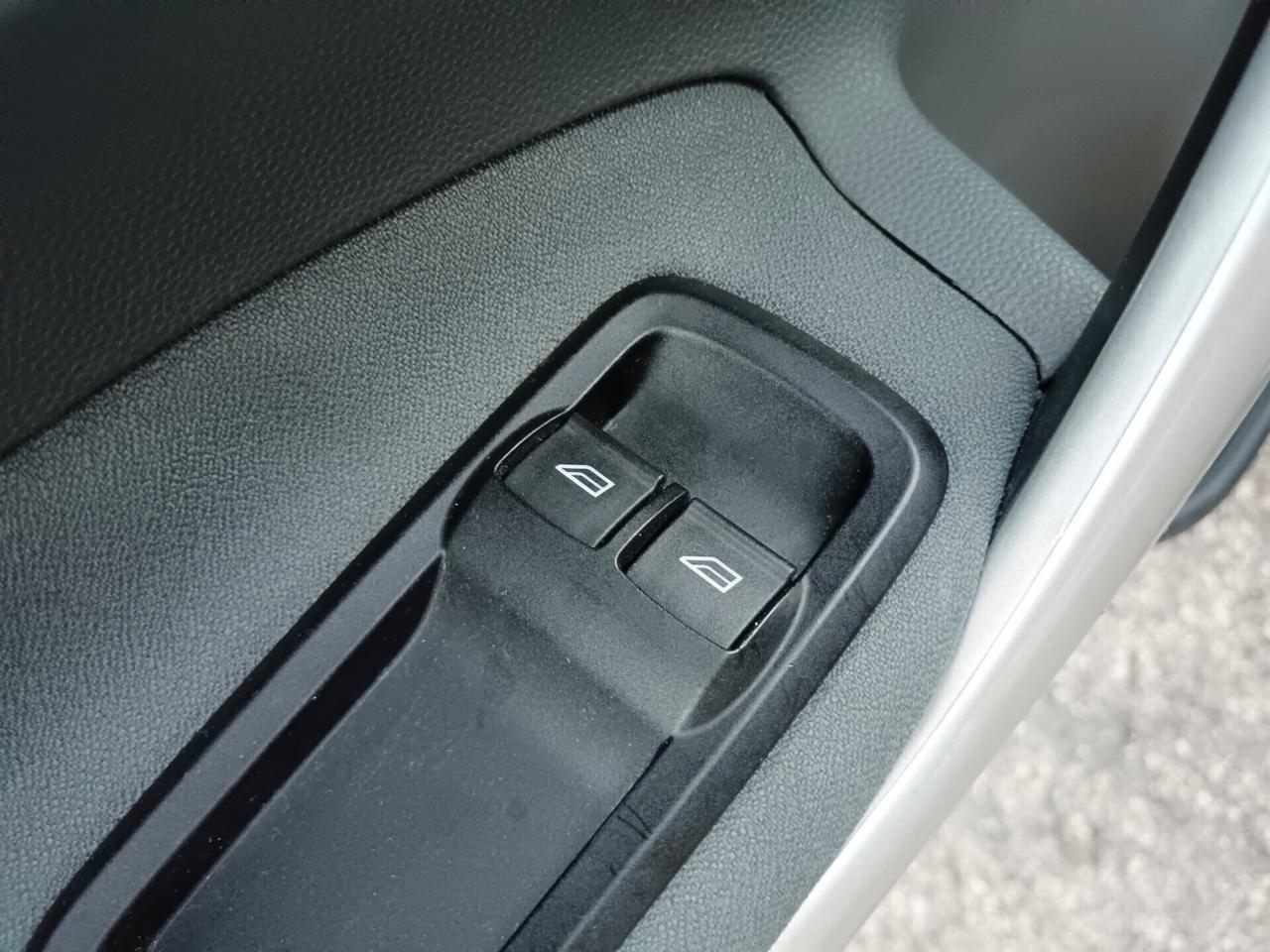 Ford Fiesta 1.4 TDCI 68CV TITANIUM NUOVISSIMA