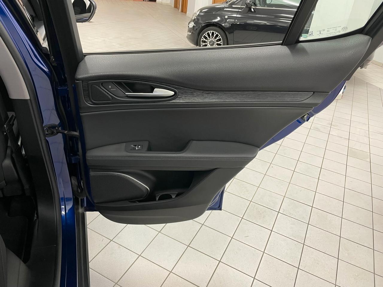 Alfa Romeo Stelvio 2.2 TD 190 CV BUSINESS RETROCAMERA RUOTINO SENSORI ANTERIORI E POSTERIORI