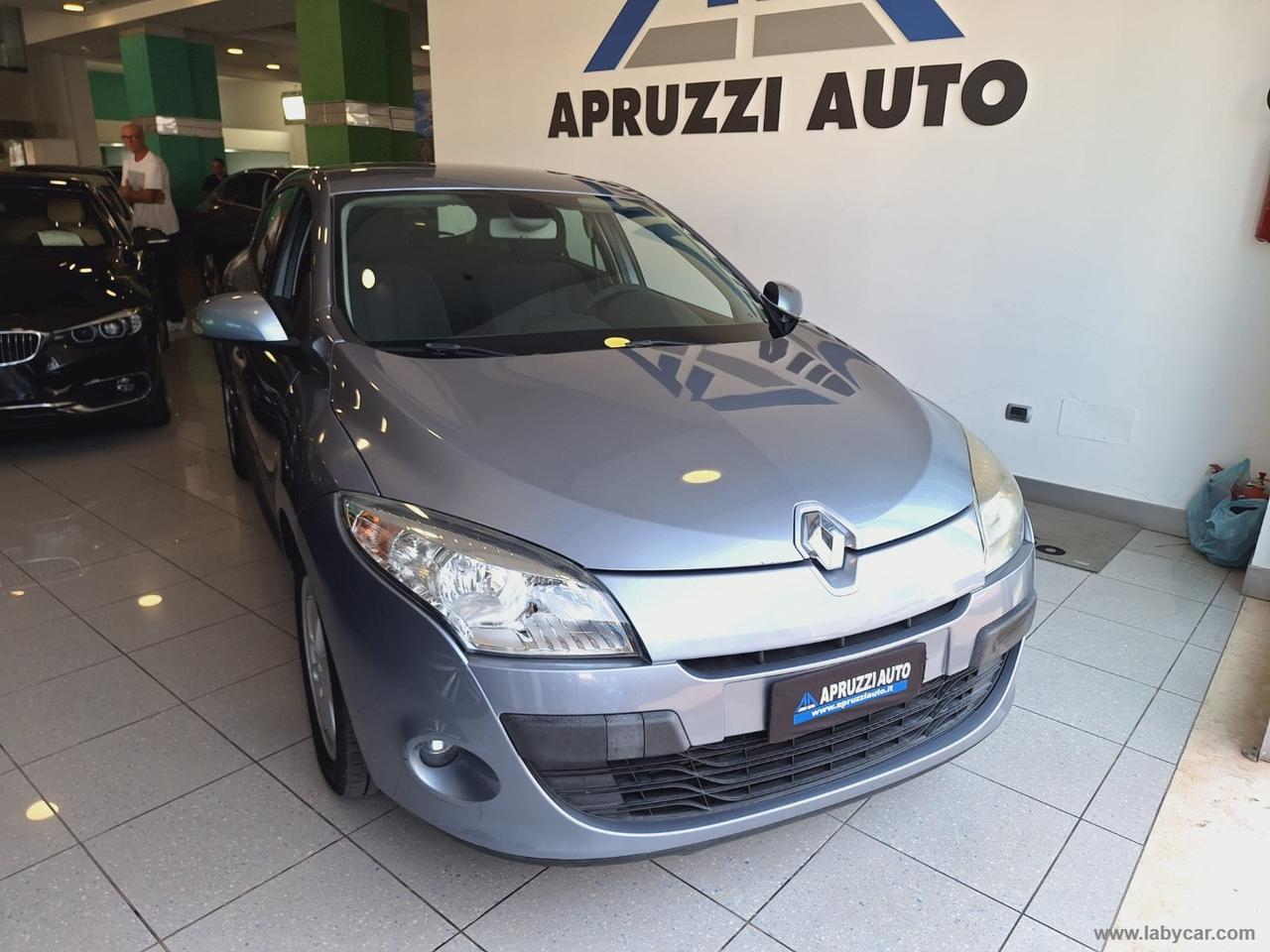 RENAULT Mégane 1.5 dCi 110 CV Dynamique