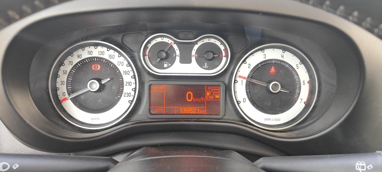 Fiat 500L Turbo Natural Power Lounge Sport