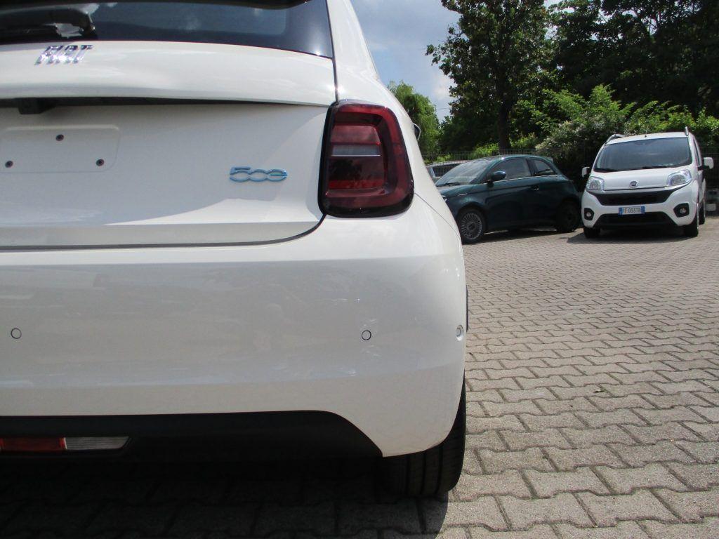 Fiat 500e - Camera/Pack Comfort/Navi