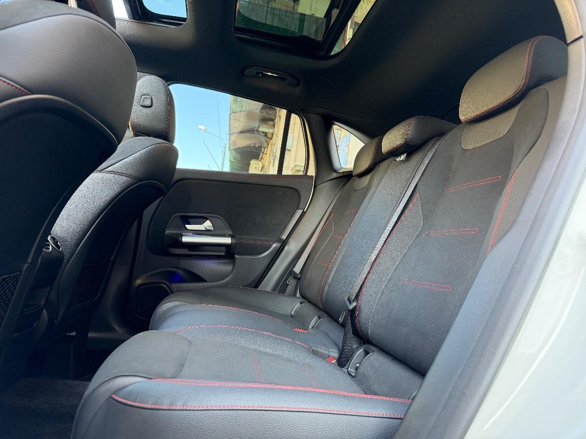 New Mercedes GLA 200d Premium AMG Night Edition 150CV