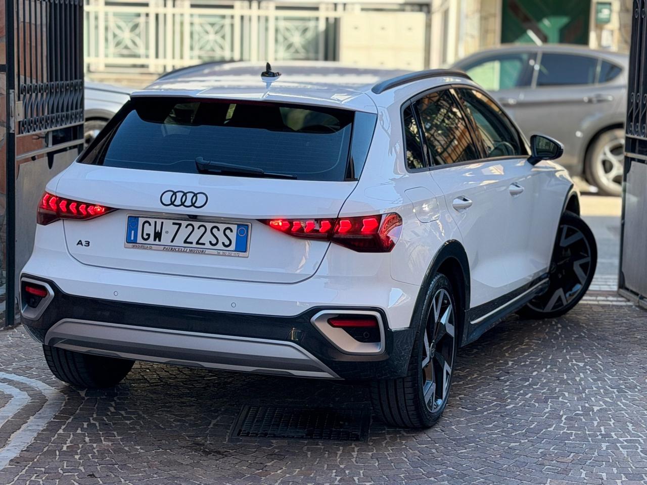 Audi A3 ALLSTREET S-LINE 150 CV