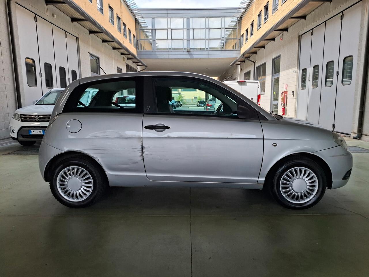 Lancia Ypsilon 1.2 Argento