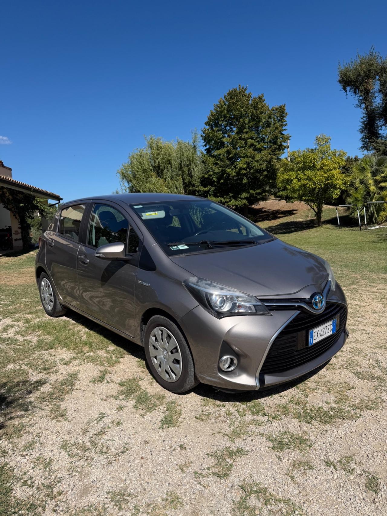 Toyota Yaris 1.5 Hybrid 5 porte by Glamour