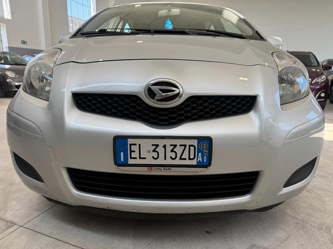 Daihatsu Charade 1.3 B You Five TOYOTA YARIS