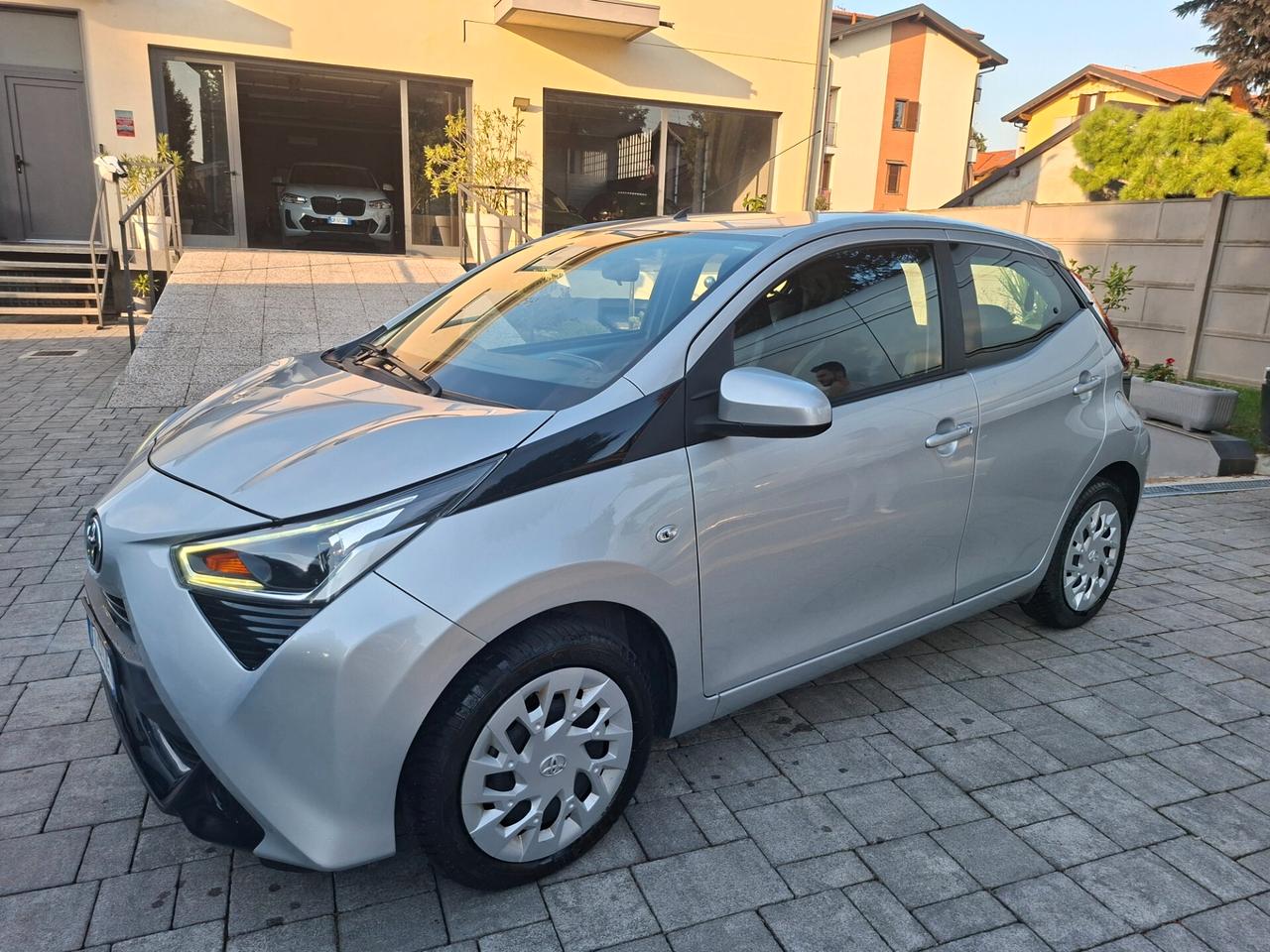Toyota Aygo Connect 1.0 VVT-i 72 CV 5 porte x-cite MMT