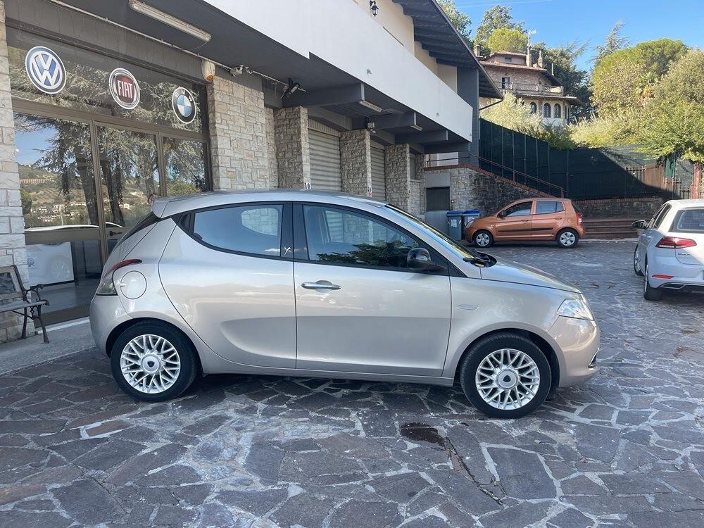 Lancia Ypsilon 1.2 69 CV 5 porte S&S Platinum NEO PATENTATI